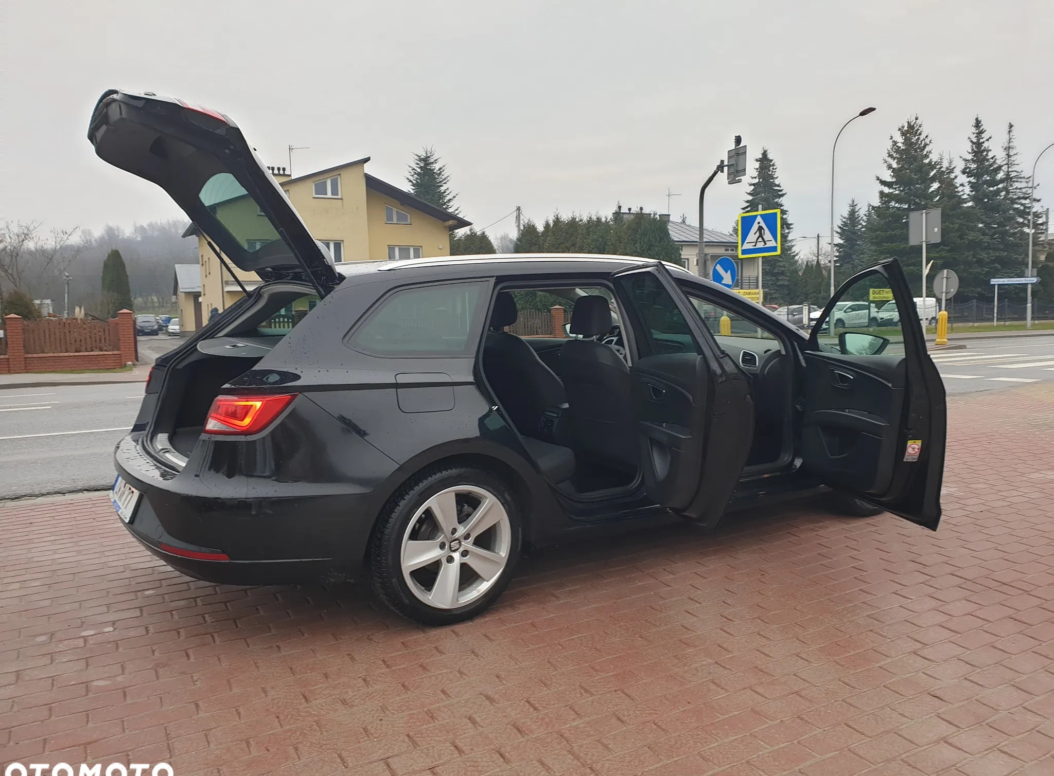 Seat Leon cena 45900 przebieg: 114634, rok produkcji 2015 z Rzeszów małe 742